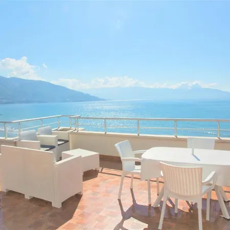 Sky & Sea Beachfront With Panoramic Terrace