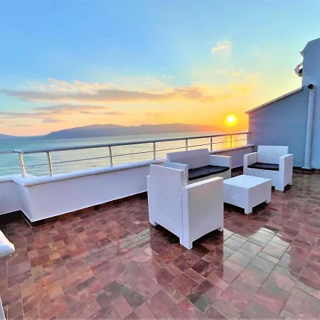 Apartman Sky & Sea Beachfront With Panoramic Terrace *