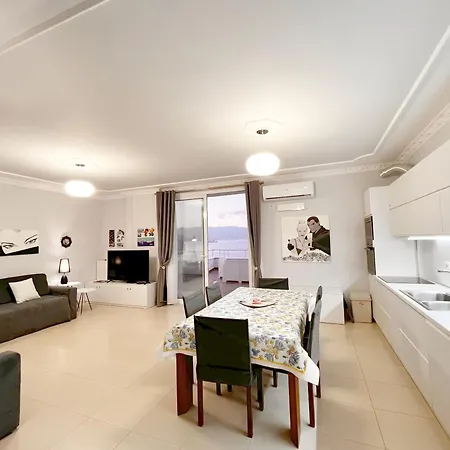 Sky & Sea Beachfront With Panoramic Terrace *