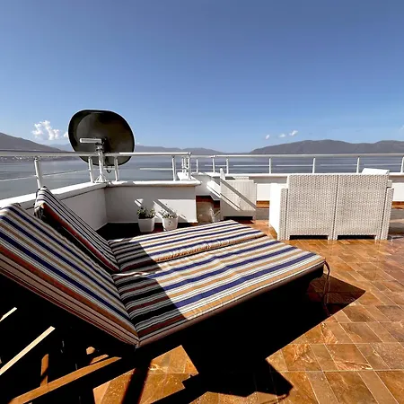 Apartman Sky & Sea Beachfront With Panoramic Terrace