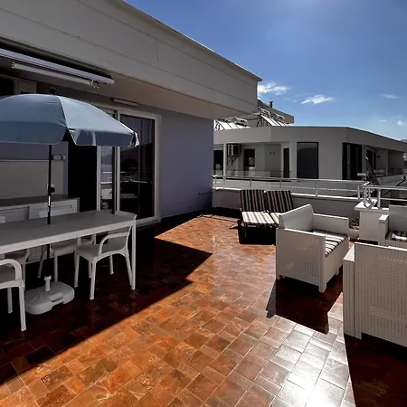 Sky & Sea Beachfront With Panoramic Terrace Apartman *