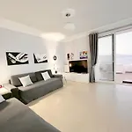 Sky & Sea Beachfront With Panoramic Terrace