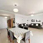 Sky & Sea Beachfront With Panoramic Terrace Apartamento Vlorë