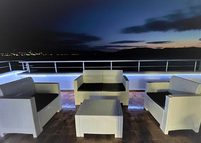Sky & Sea Beachfront With Panoramic Terrace *