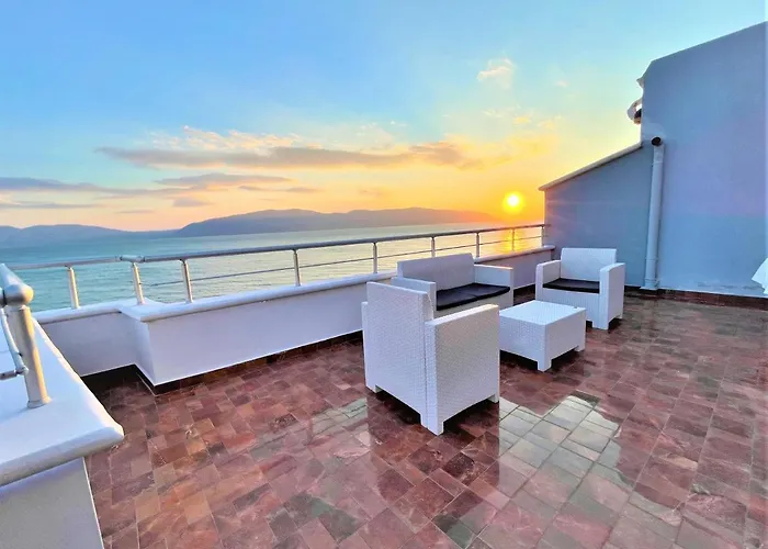 Apartment Sky & Sea Beachfront With Panoramic Terrace *