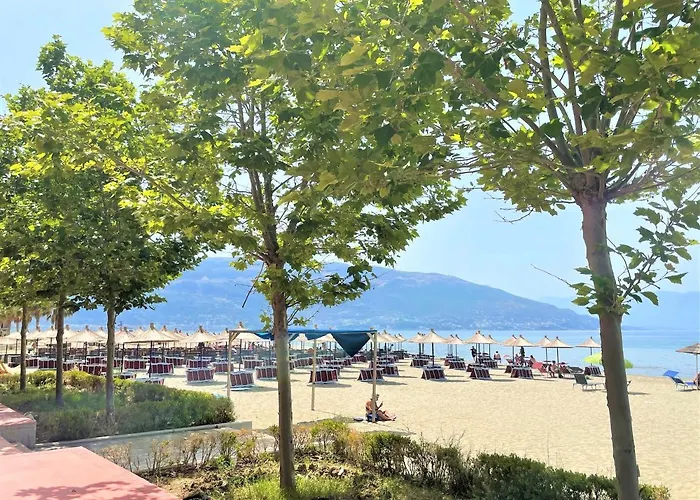 Sky & Sea Beachfront With Panoramic Terrace Apartment Vlorë