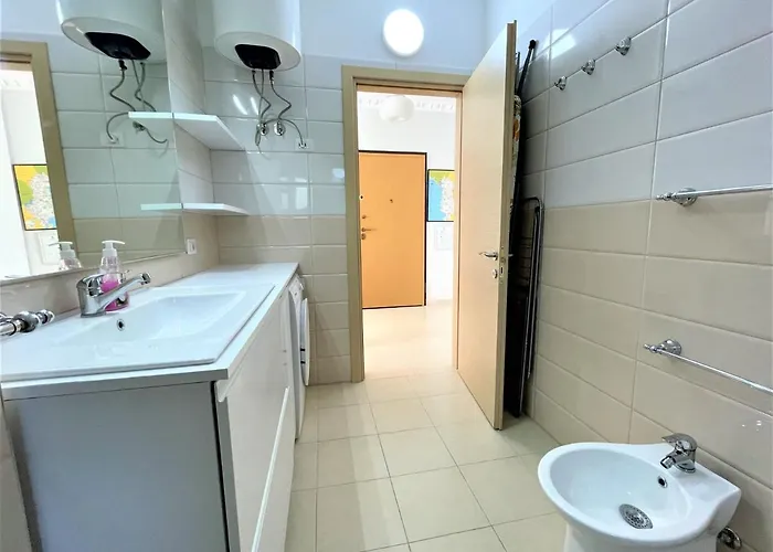 Sky & Sea Beachfront With Panoramic Terrace Apartment Vlorë