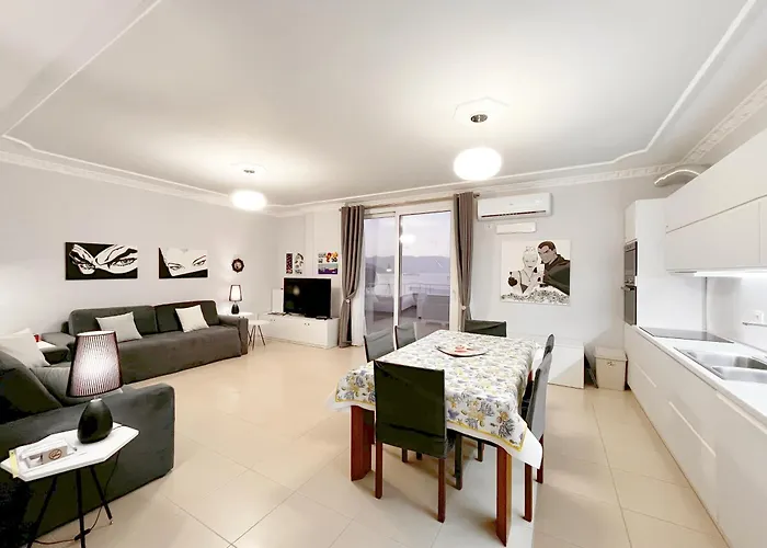 Apartment Sky & Sea Beachfront With Panoramic Terrace