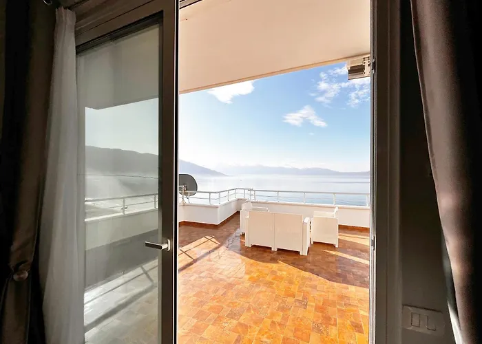 Apartment Sky & Sea Beachfront With Panoramic Terrace