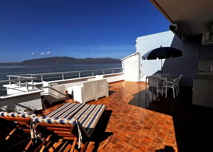Sky & Sea Beachfront With Panoramic Terrace Vlorë