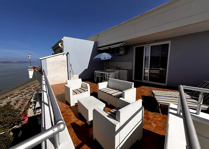 Sky & Sea Beachfront With Panoramic Terrace * Vlorë