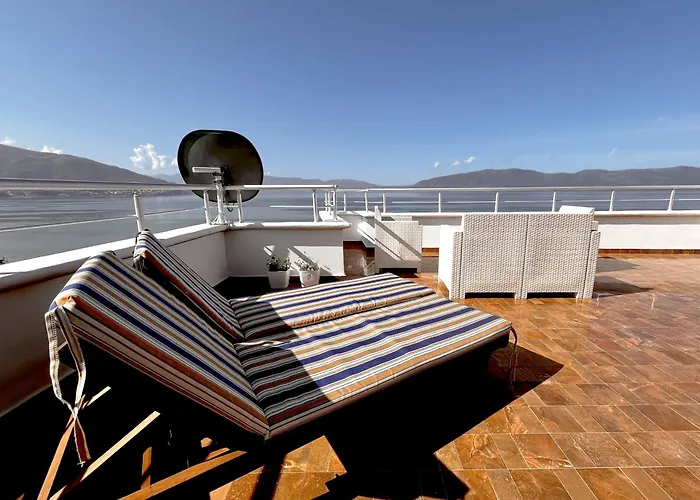 Appartamento Sky & Sea Beachfront With Panoramic Terrace