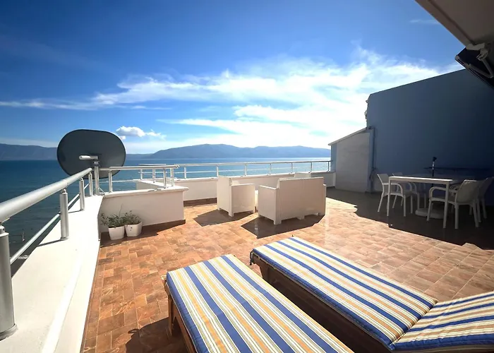 Sky & Sea Beachfront With Panoramic Terrace * Vlorë