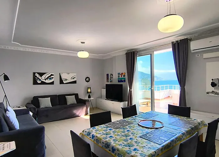 Sky & Sea Beachfront With Panoramic Terrace Apartment *